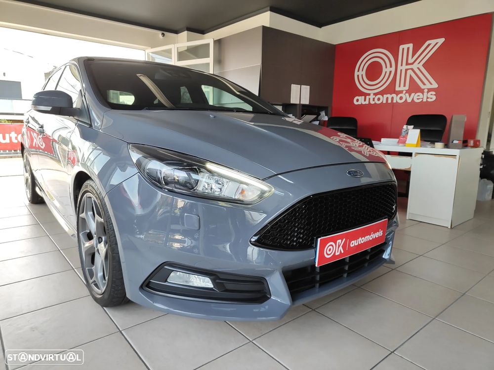 Ford Focus 2.0 EcoBoost ST c/ Pack Pele Desportiva - 2