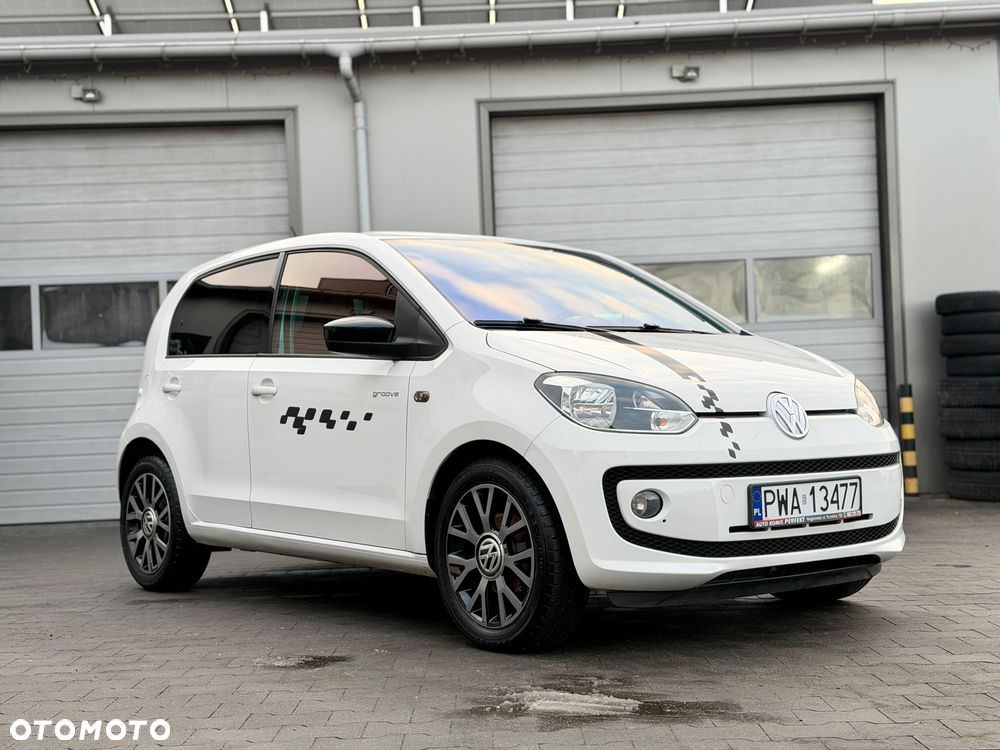 Volkswagen up! BlueMotion Technology street - 10