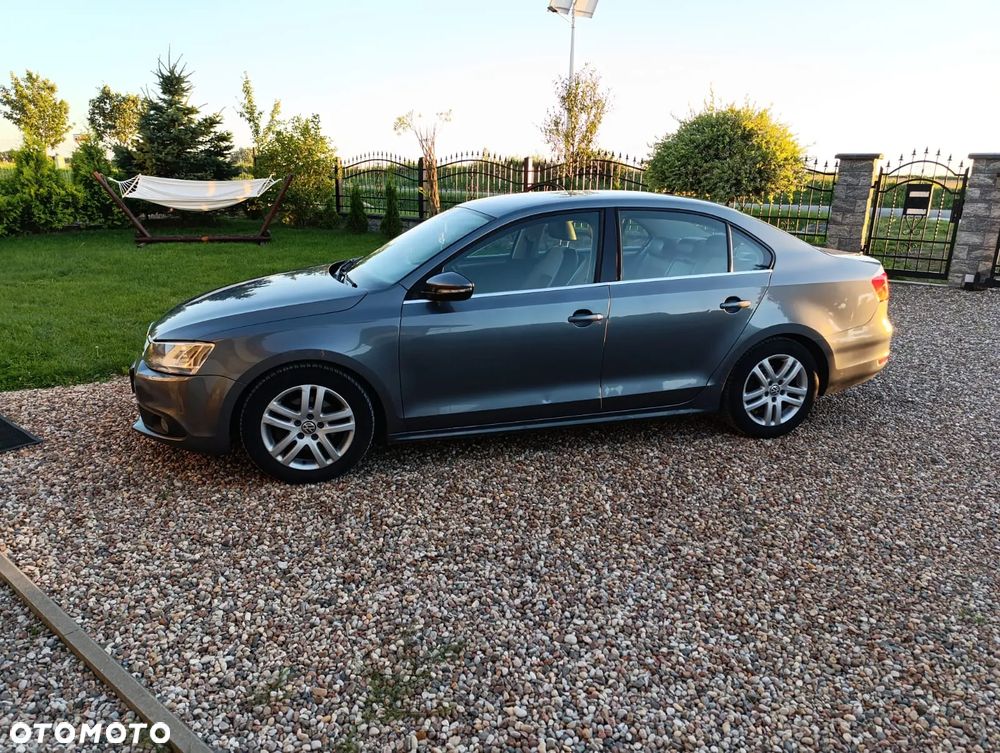 Volkswagen Jetta - 7