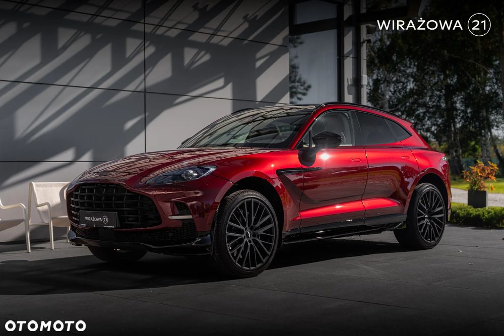 Aston Martin DBX707