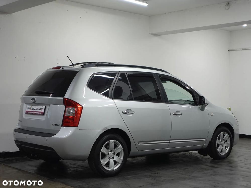 Kia Carens - 8