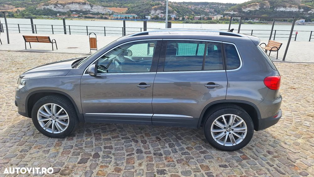 Volkswagen Tiguan - 1