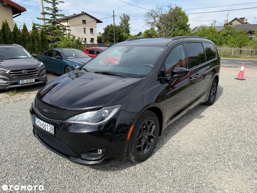 Chrysler Pacifica - 13