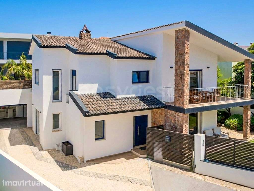 Moradia T4 totalmente remodelada com piscina e garagem em Birre - C... - Grande imagem: 2/60