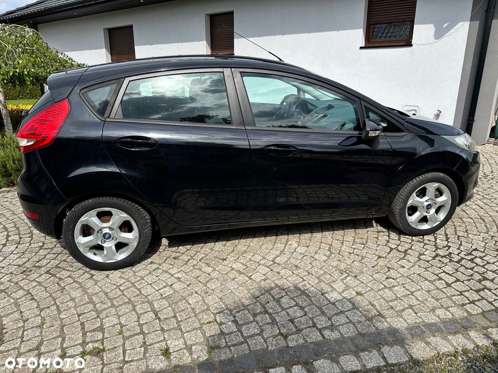 Ford Fiesta - 9