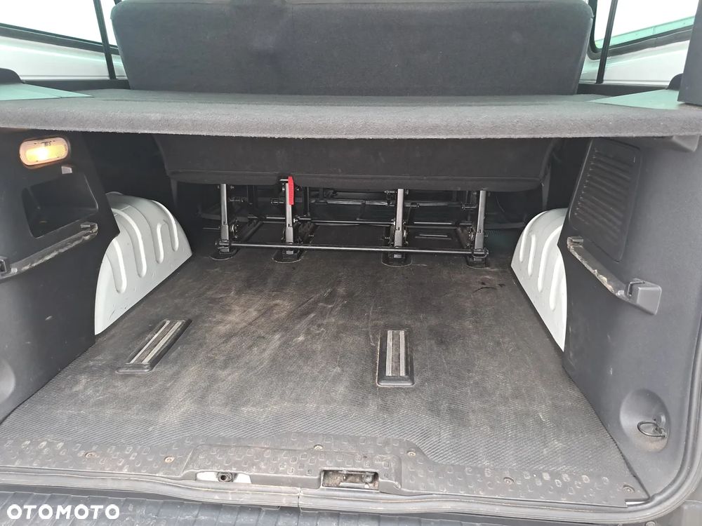 Renault Trafic 2.0 dCi - 12