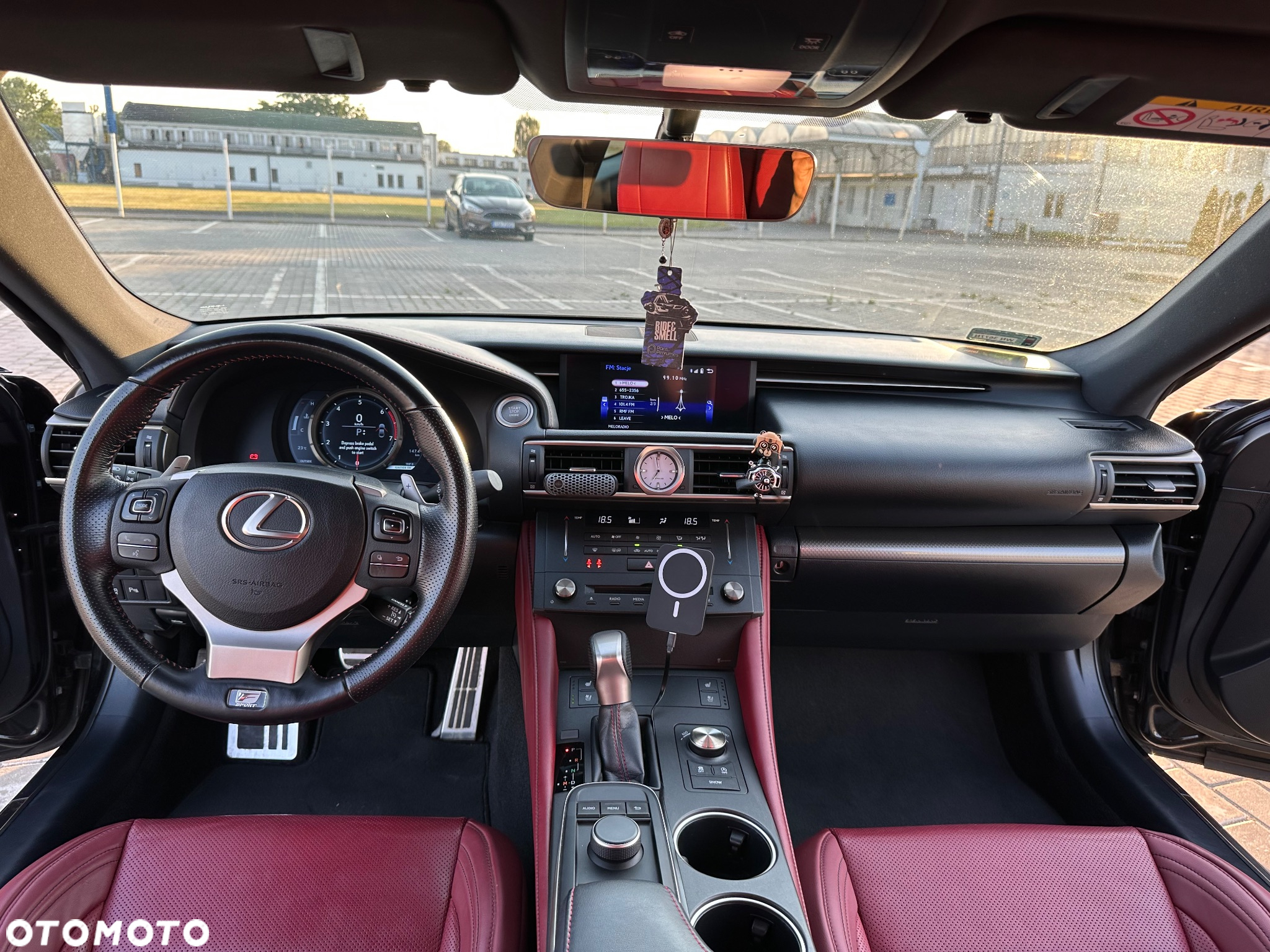 Lexus RC 200t / 300 F Sport - 17