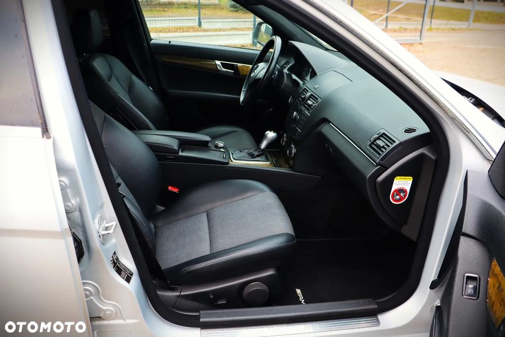 Mercedes-Benz Klasa C 230 7G-TRONIC Avantgarde Sport Edition - 11