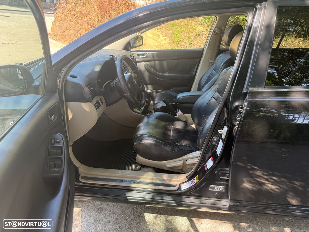 Toyota Avensis SW 2.0 D-4D - 9