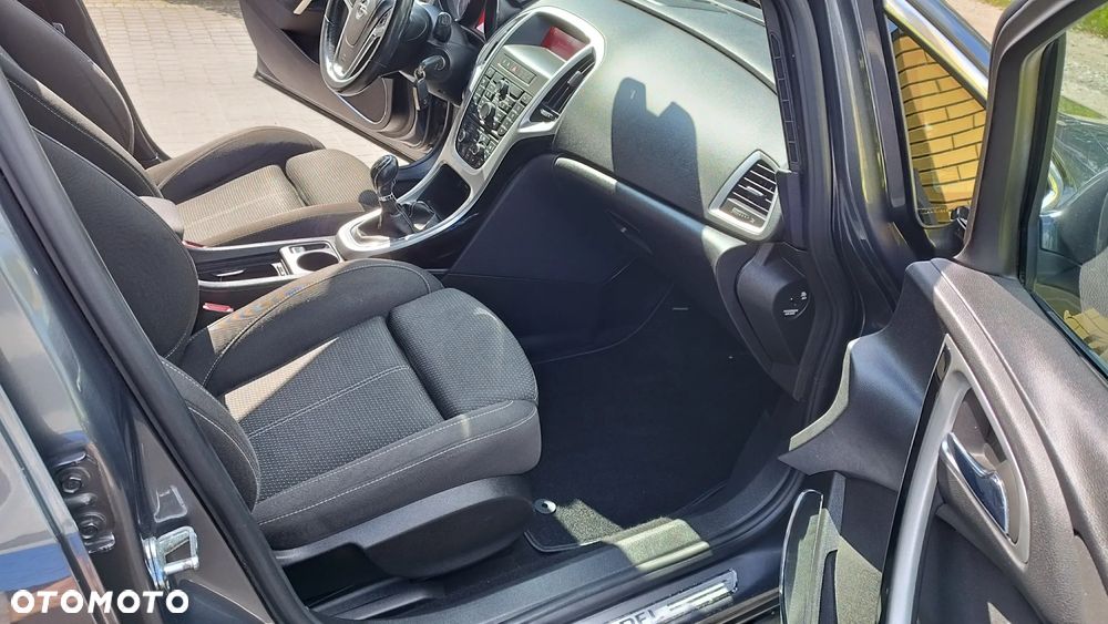 Opel Astra 1.4 T Cosmo - 22