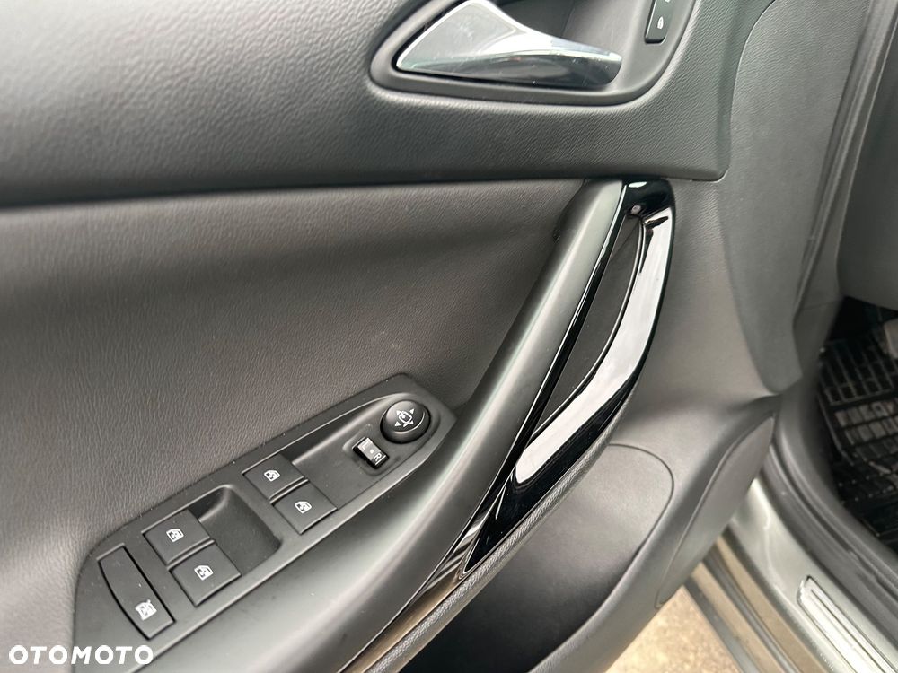 Opel Astra 1.4 Turbo Innovation - 15