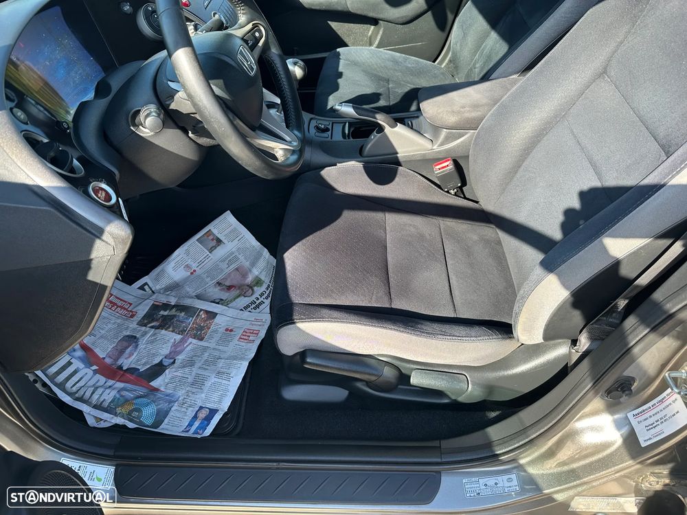 Honda Civic 1.4 Comfort - 11