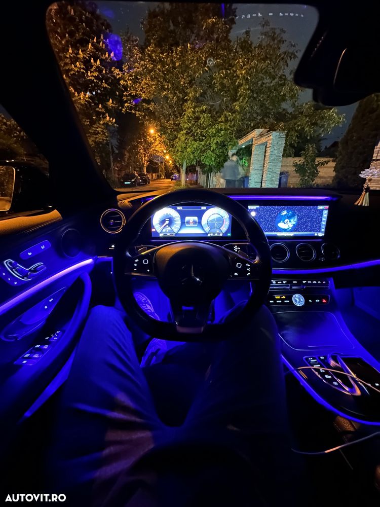 Mercedes-Benz E 200 4MATIC Aut. - 36