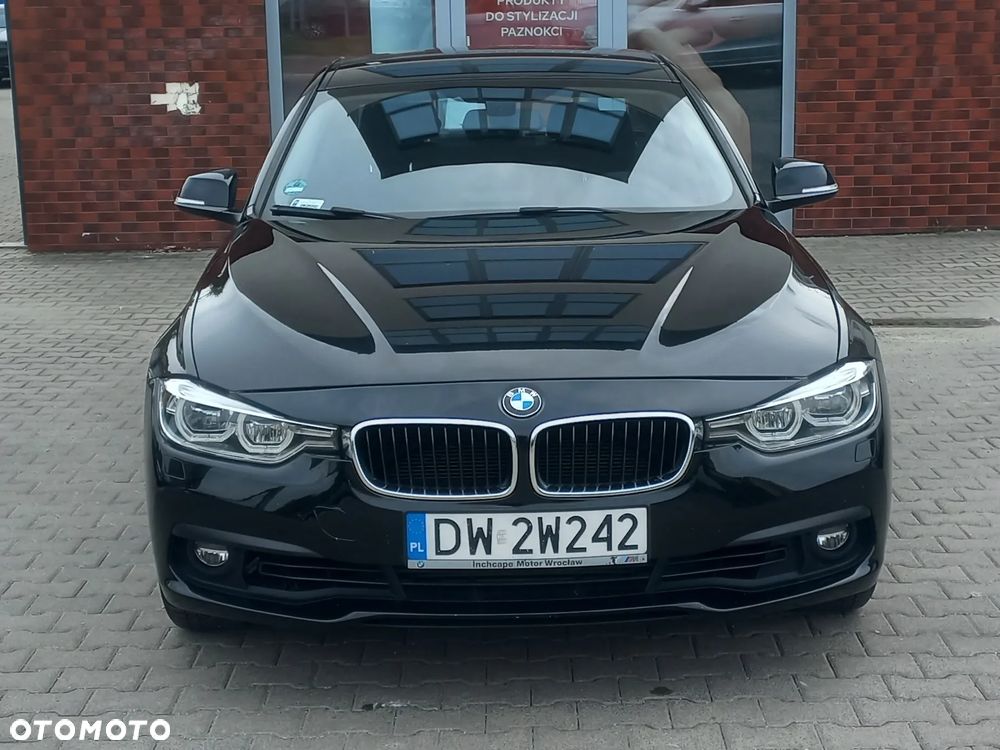 BMW Seria 3 318i - 8