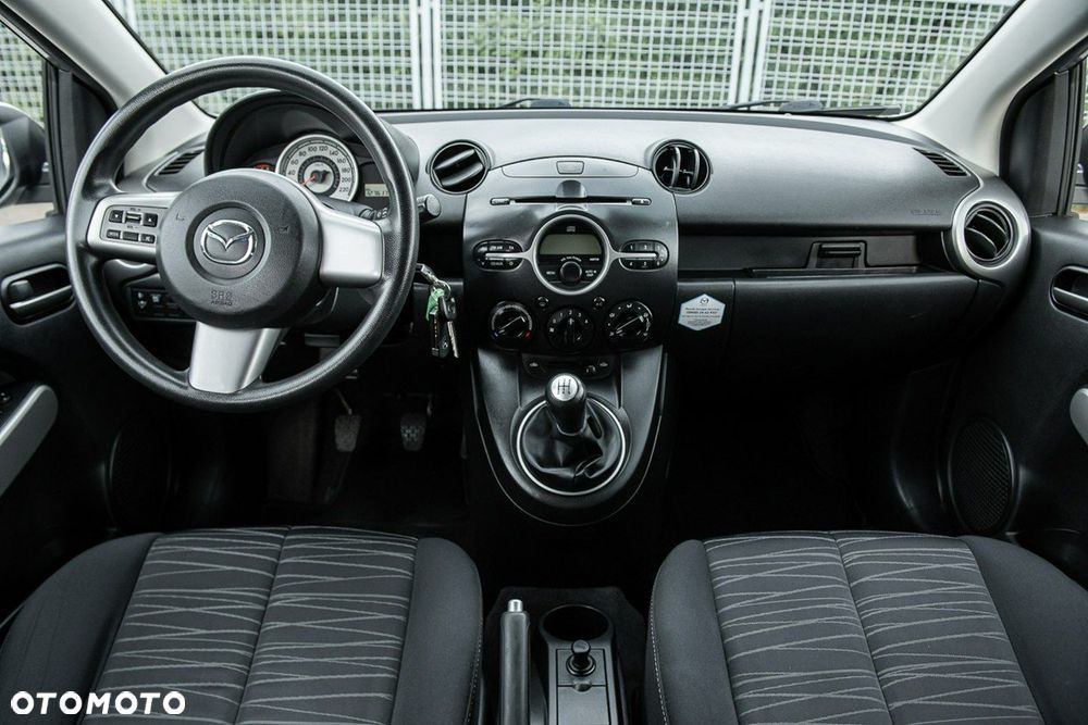 Mazda 2 - 5