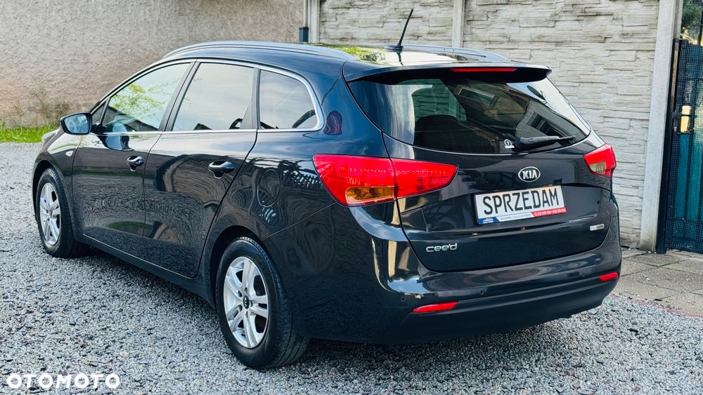 Kia Ceed 1.6 CRDi 128 Dream Team Edition - 18