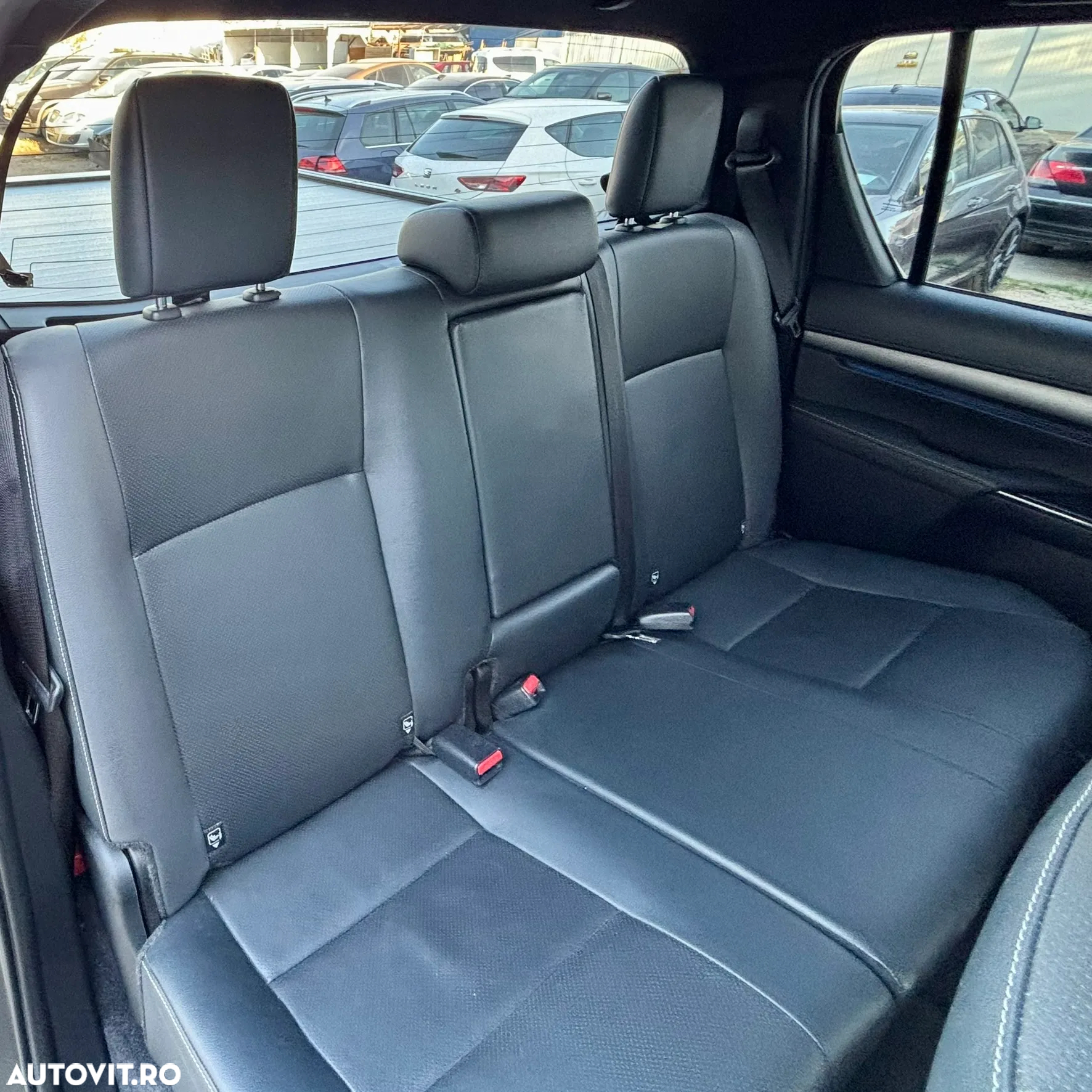 Toyota Hilux 2.8D 204CP 4x4 Double Cab AT Invincible - 27