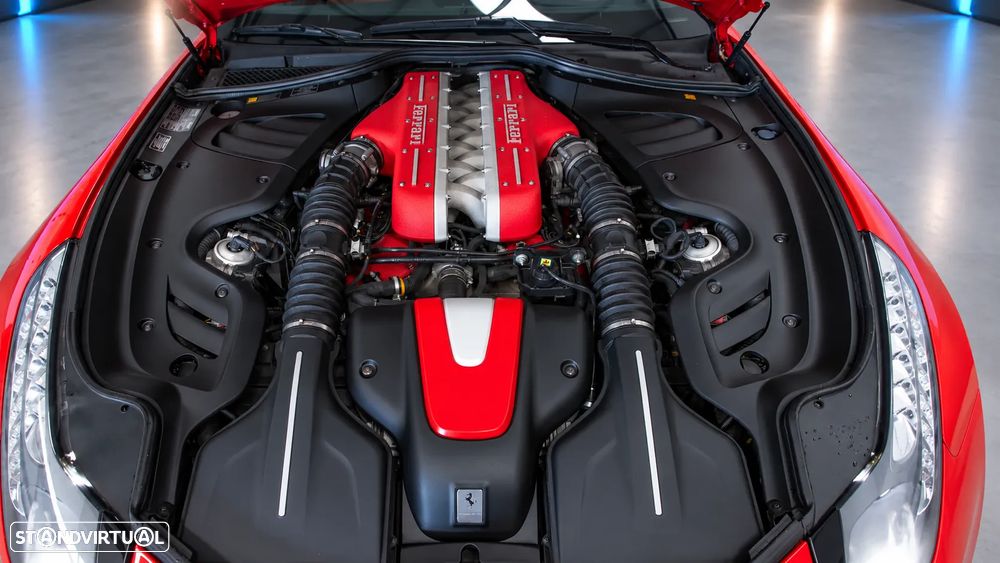 Ferrari FF 6.3 V12 - 10