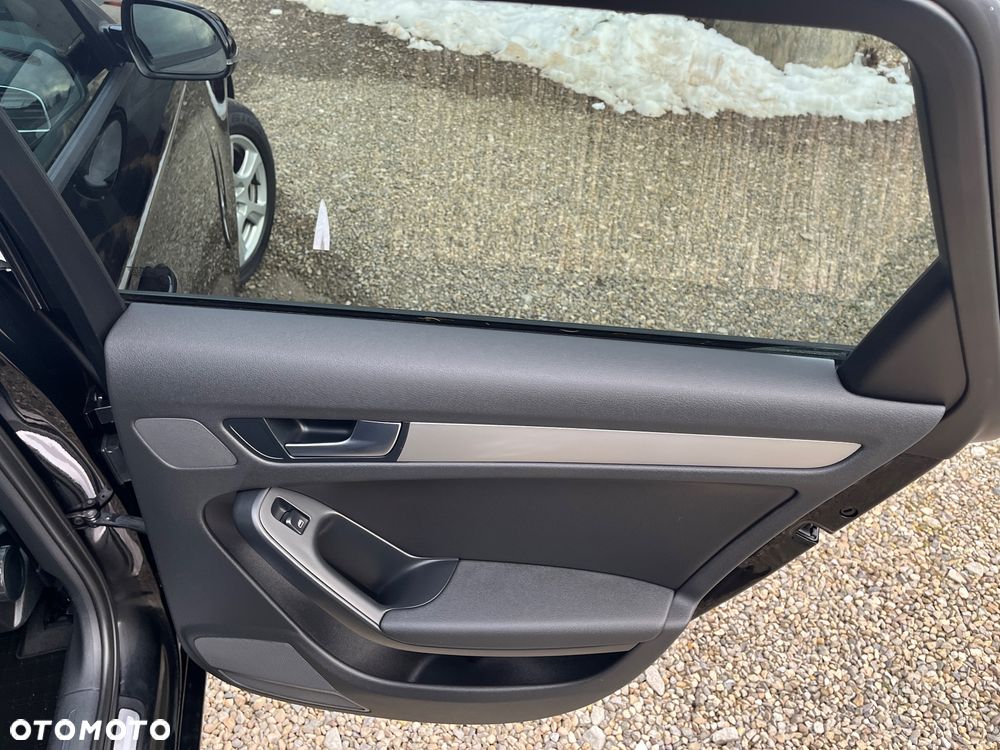 Audi A4 Avant 2.0 TDI DPF Ambiente - 35