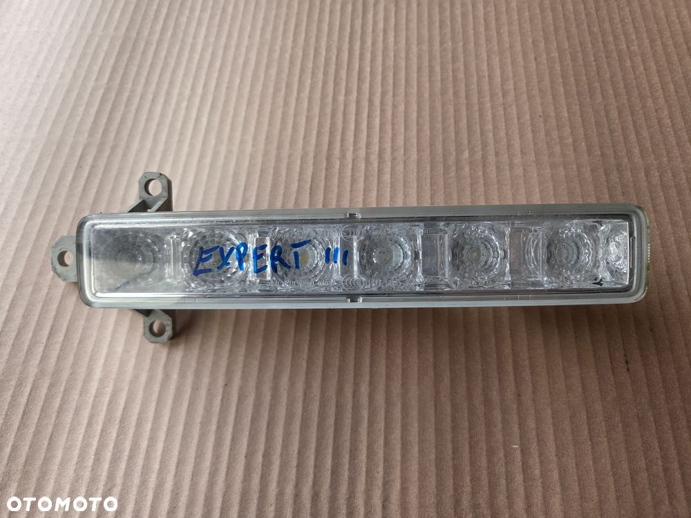 Światło do jazdy dziennej DRL LED lewy Peugeot Expert III - 1
