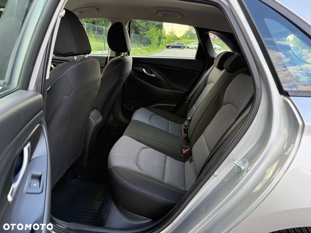 Hyundai i30 1.5 DPI Classic + - 7