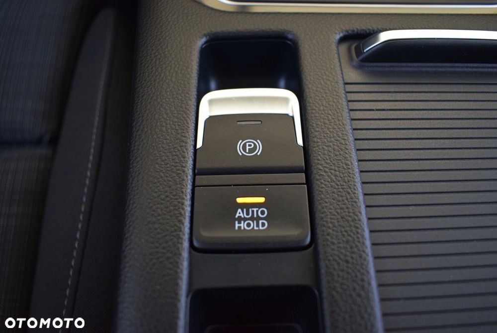 Volkswagen Passat - 24