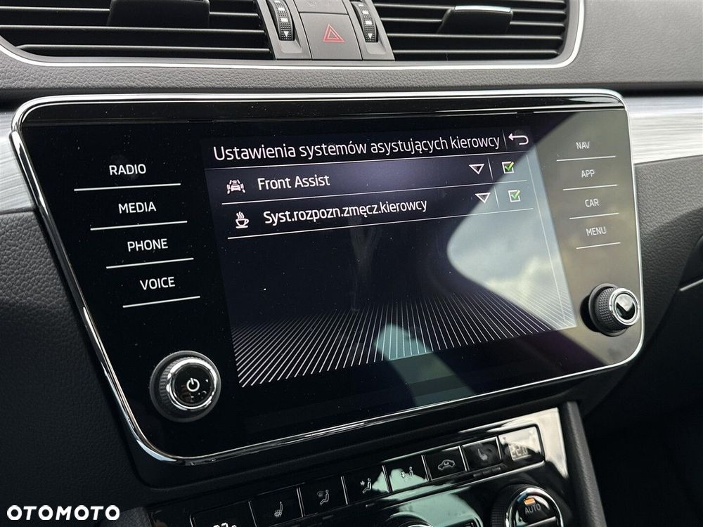 Skoda Superb 1.5 TSI Ambition DSG - 30