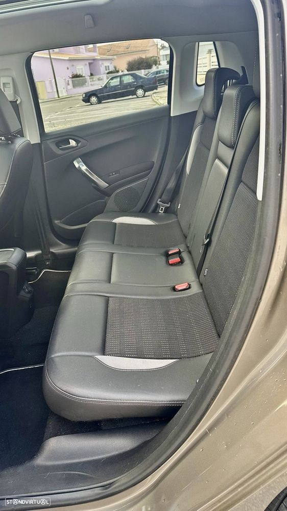 Peugeot 2008 1.6 e-HDi Allure 2-Tronic - 12