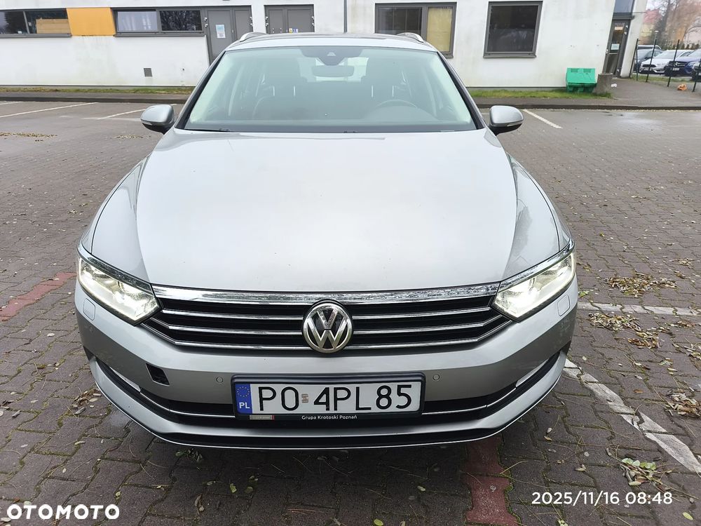 Volkswagen Passat - 11