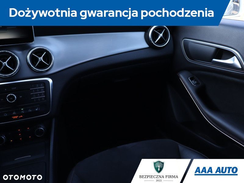 Mercedes-Benz CLA - 9