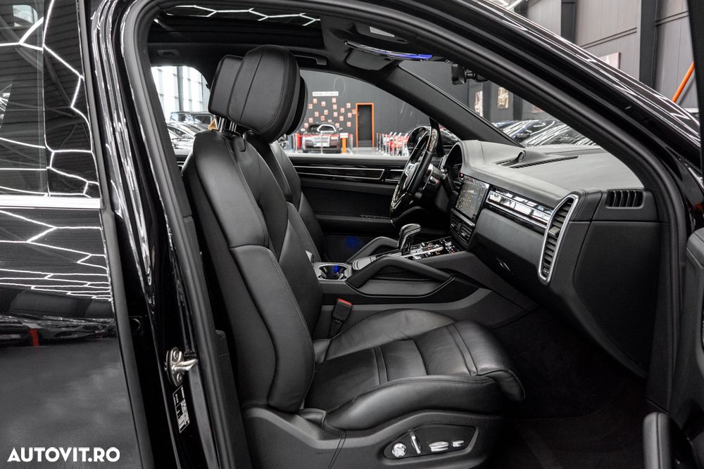 Porsche Cayenne S - 12