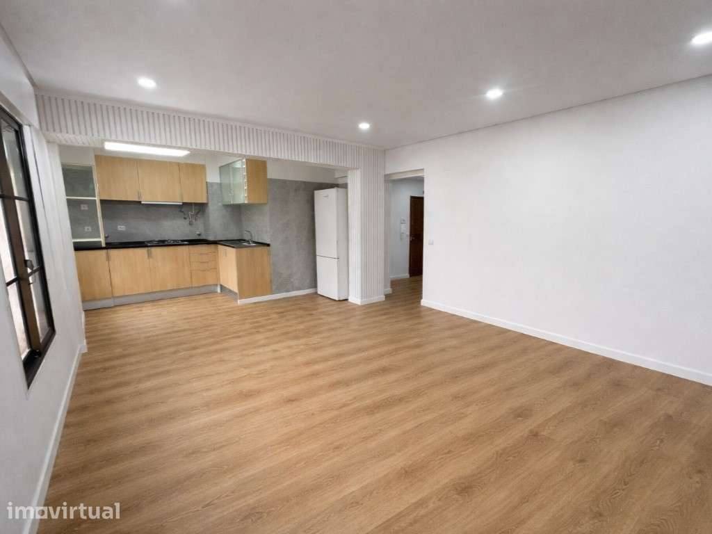 Apartamento T3 Totalmente Renovado | Amadora - Grande imagem: 2/16