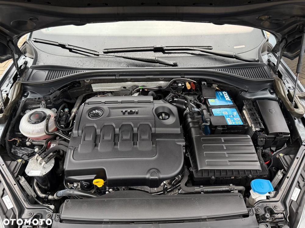 Skoda Superb 2.0 TDI DSG Sportline - 37