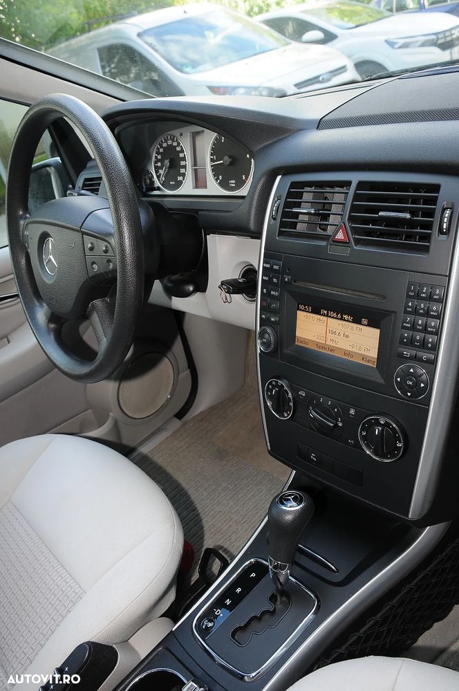Mercedes-Benz B - 10