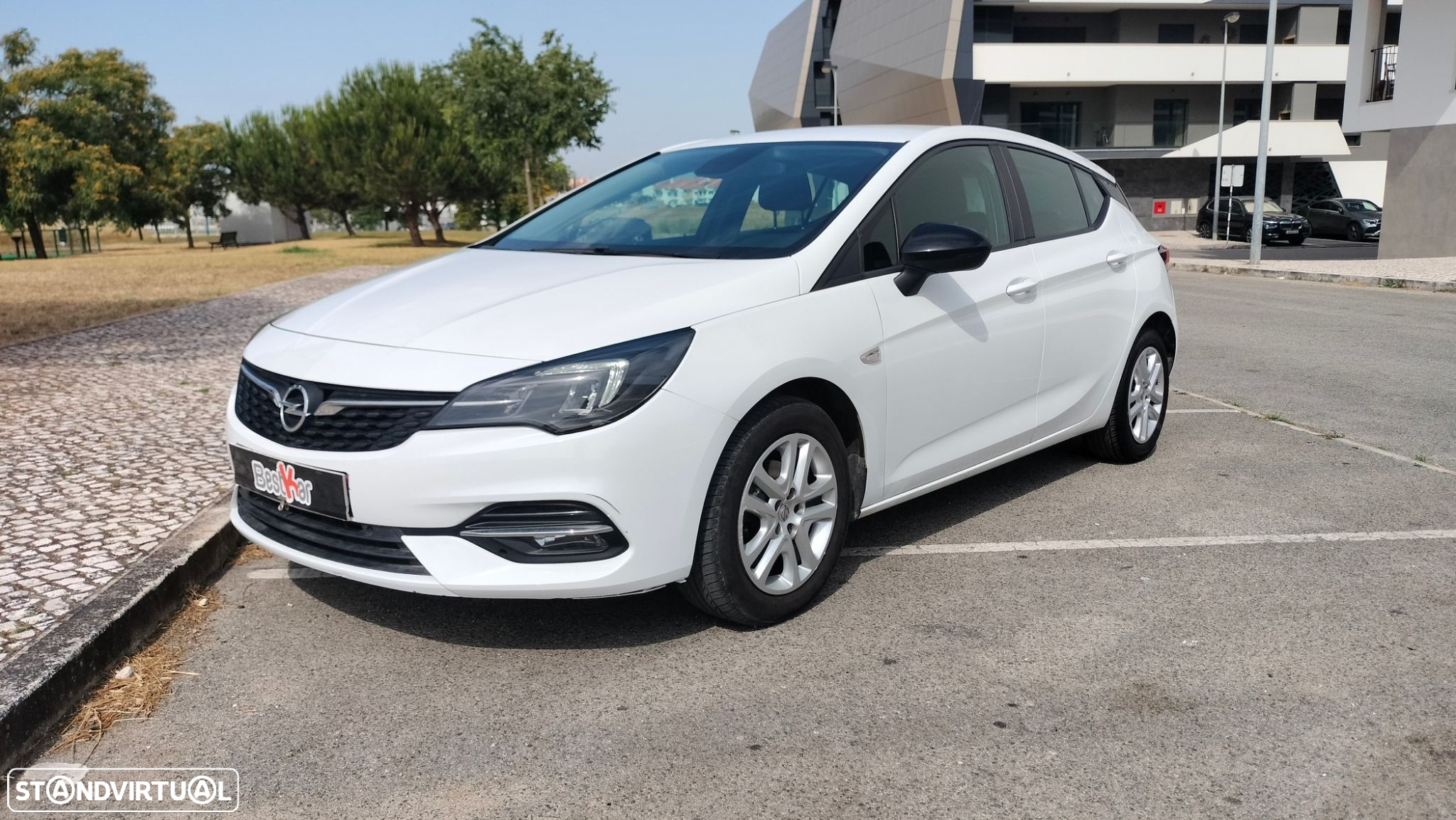 Opel Astra 1.5 D S&S Auto Business Edition - 4
