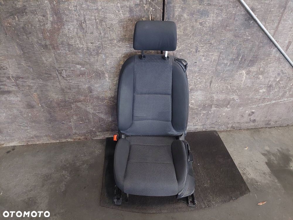 FOTEL LEWY PRZÓD 3D AUDI A3 8P HB 3D - 9