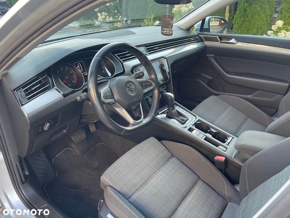 Volkswagen Passat - 18