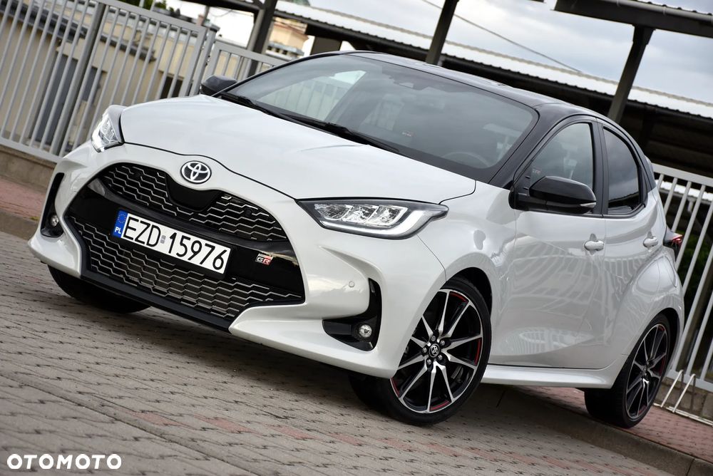 Toyota Yaris Hybrid 1.5 GR Sport - 1