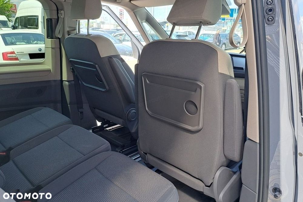 Volkswagen Multivan - 13