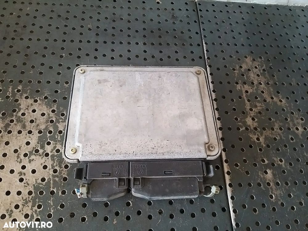 Ecu calculator motor 1.8 b vw golf 4 1j 06a906018c 0261204127 - 2