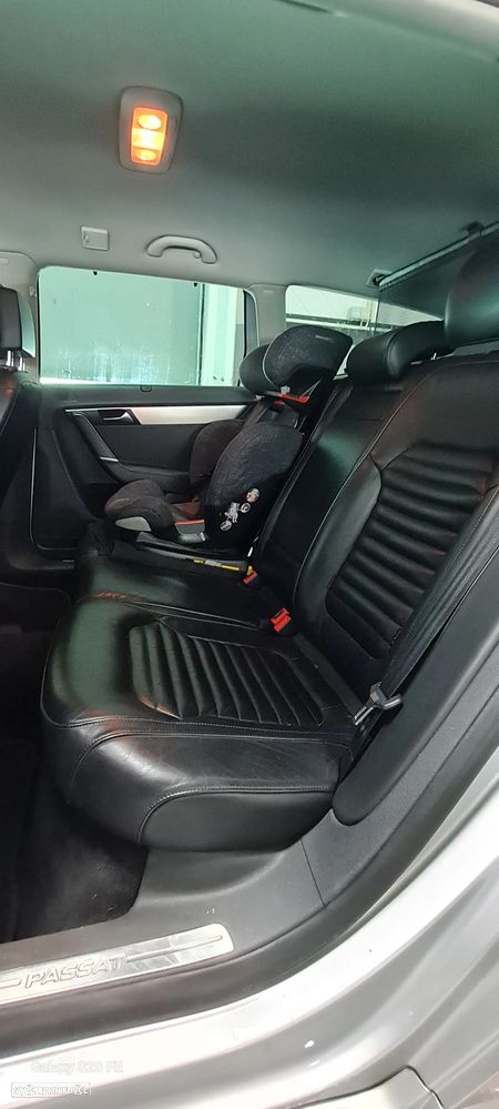 VW Passat Variant 2.0 TDI Highline DSG 136g - 23