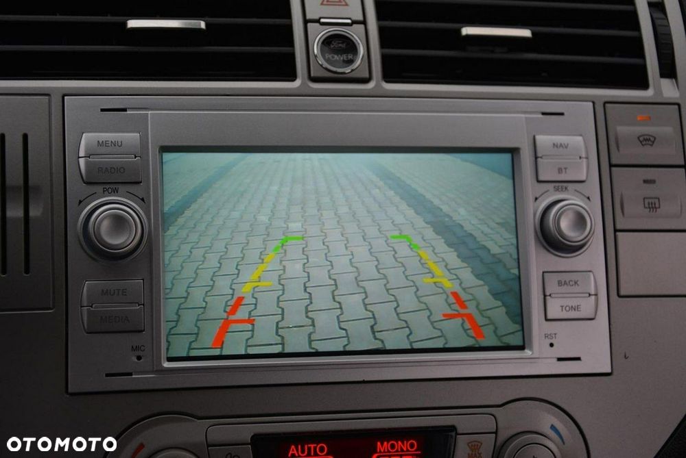 Ford Kuga 2.0 TDCi 2x4 Titanium - 26