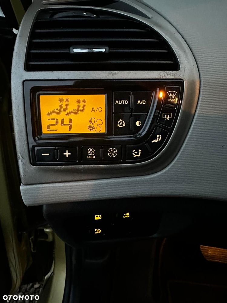 Citroën C4 Grand Picasso 2.0 HDi Impress Exclusive - 27