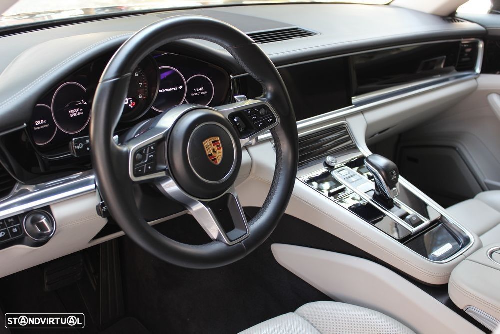 Porsche Panamera Sport Turismo 4 - 17
