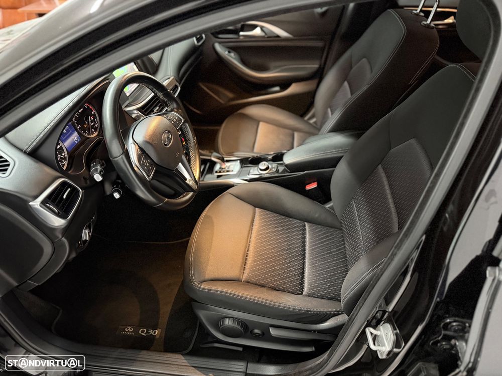 Infiniti Q30 1.5d DCT Business - 17