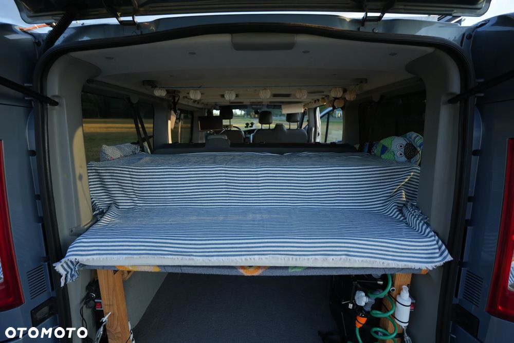Renault Trafic Grand Passenger Black Edition - 14