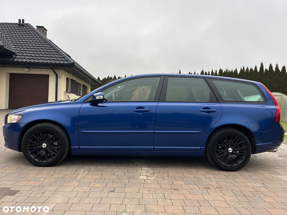 Volvo V50 D5 Momentum - 4