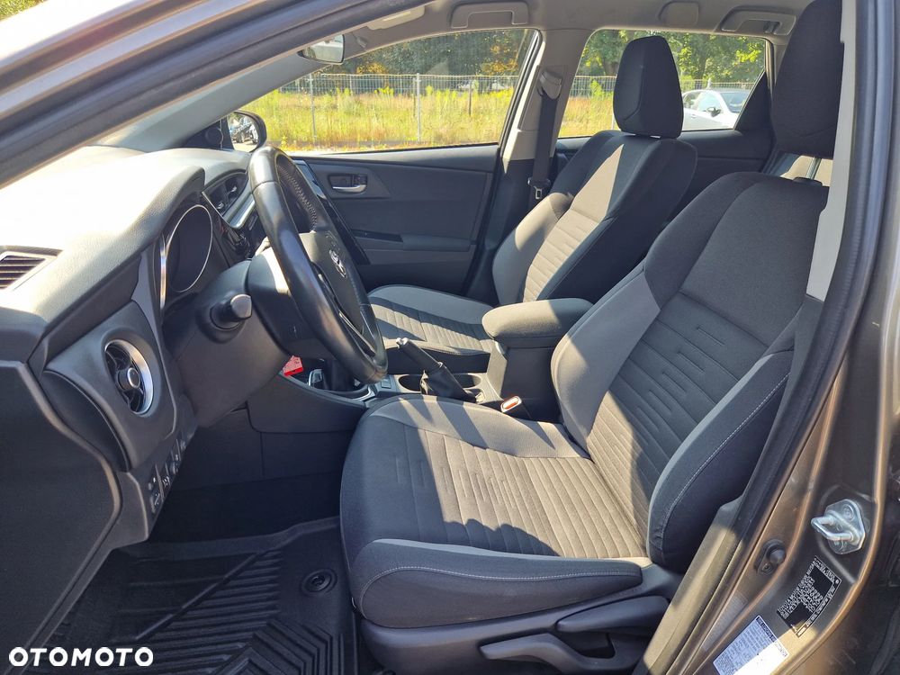 Toyota Auris 1.6 Freestyle - 11