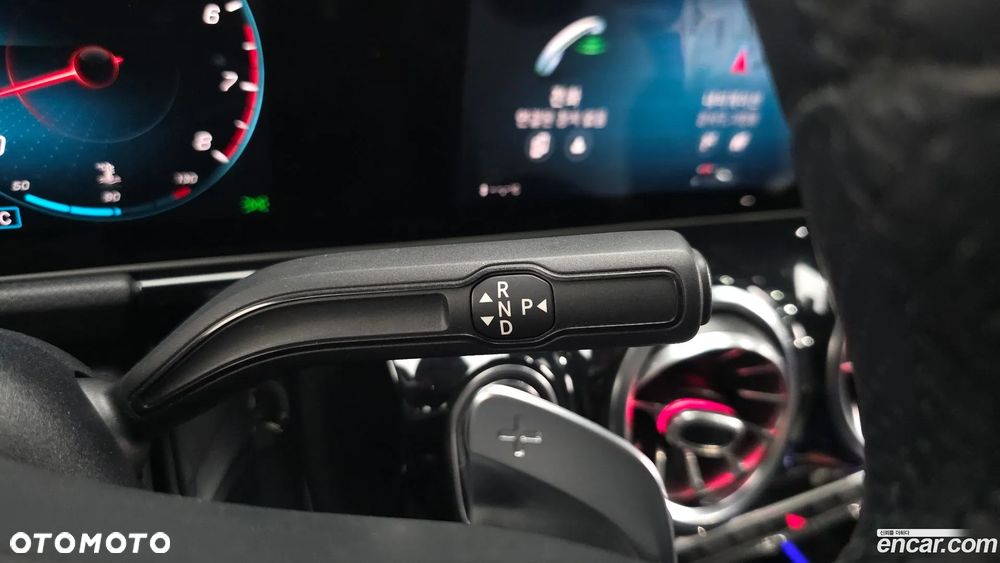 Mercedes-Benz GLA 250 4Matic 8G-DCT AMG Line - 9