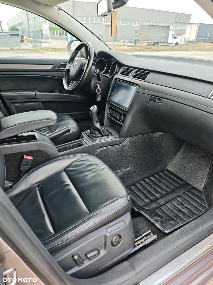 Skoda Superb 2.0 TDI Elegance Green tec - 10